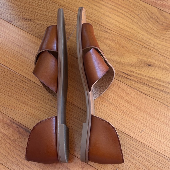Universal Thread Brown Slide Sandals - Picture 4 of 4